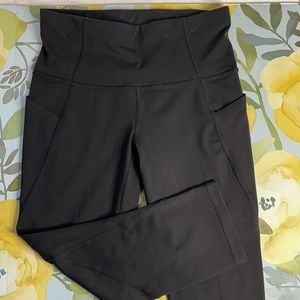 LIQUIDATION SALE Xersion Black High Rise Capri Leggings | Size Small